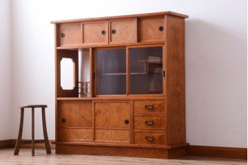 中古　民芸家具　屋久杉製の上品な木味戸棚(飾り棚・収納棚)