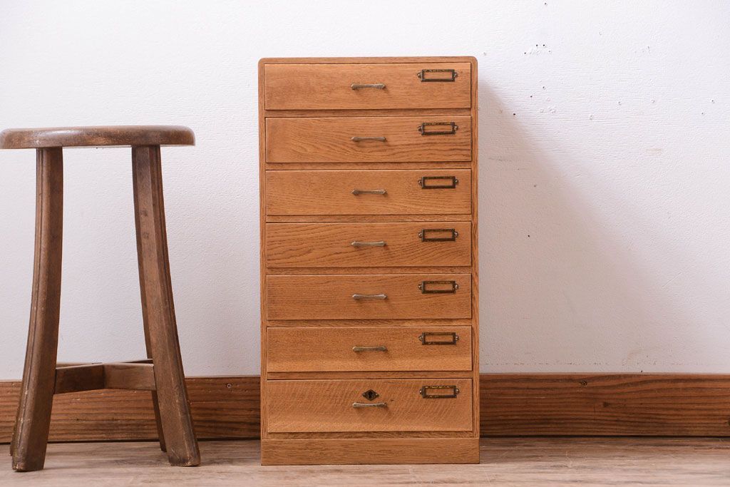 レトロ家具　昭和レトロ　ネームプレート付き!古いナラ材製のアンティーク小引き出し