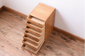 レトロ家具　昭和レトロ　ネームプレート付き!古いナラ材製のアンティーク小引き出し