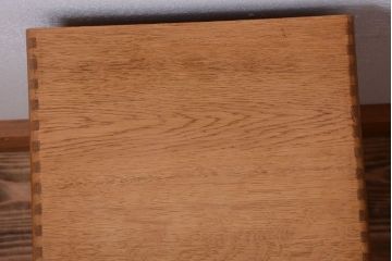 レトロ家具　昭和レトロ　ネームプレート付き!古いナラ材製のアンティーク小引き出し