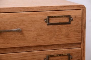 レトロ家具　昭和レトロ　ネームプレート付き!古いナラ材製のアンティーク小引き出し