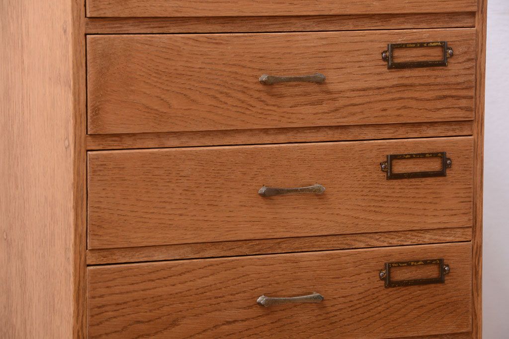 レトロ家具　昭和レトロ　ネームプレート付き!古いナラ材製のアンティーク小引き出し