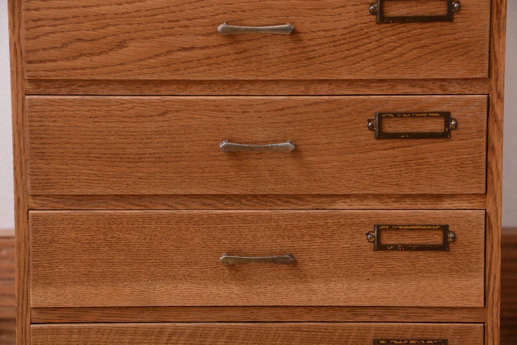 レトロ家具　昭和レトロ　ネームプレート付き!古いナラ材製のアンティーク小引き出し