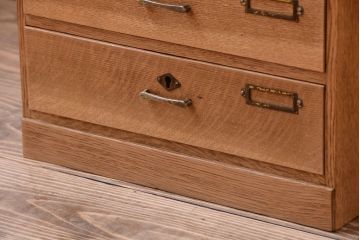 レトロ家具　昭和レトロ　ネームプレート付き!古いナラ材製のアンティーク小引き出し