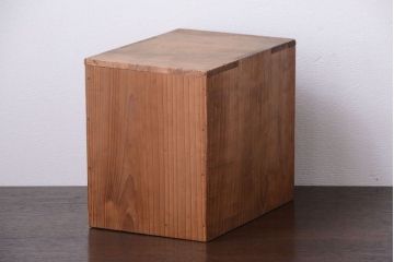 アンティーク家具　和製アンティーク　古い木味の小引き出し(戸棚)