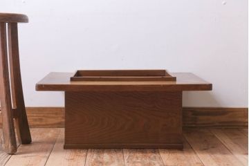 アンティーク雑貨　古民具・骨董　古い桑材製の高級角火鉢