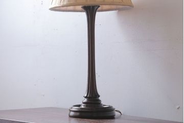 イギリスビンテージ　上品なテーブルスタンド