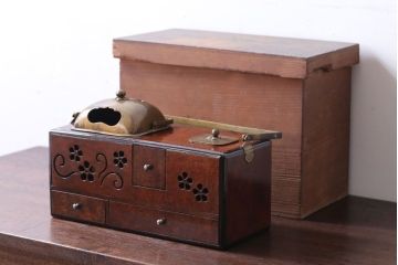アンティーク雑貨　古民具・骨董　総欅!上品な透かし彫りの高級煙草盆