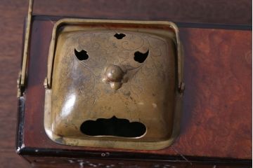 アンティーク雑貨　古民具・骨董　総欅!上品な透かし彫りの高級煙草盆