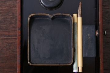 アンティーク雑貨　古民具・骨董　総欅!上品な透かし彫りの高級煙草盆