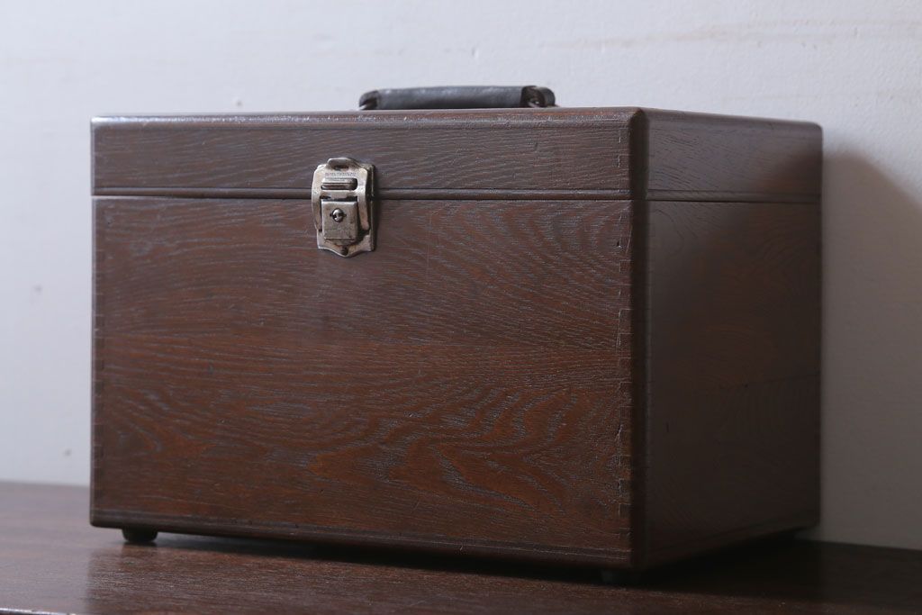 アンティーク雑貨　和製アンティーク　古い木製の小物収納箱(薬箱・木箱)(1)