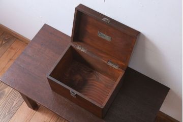 アンティーク雑貨　和製アンティーク　古い木製の小物収納箱(薬箱・木箱)(1)
