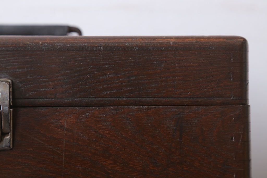 アンティーク雑貨　和製アンティーク　古い木製の小物収納箱(薬箱・木箱)(1)