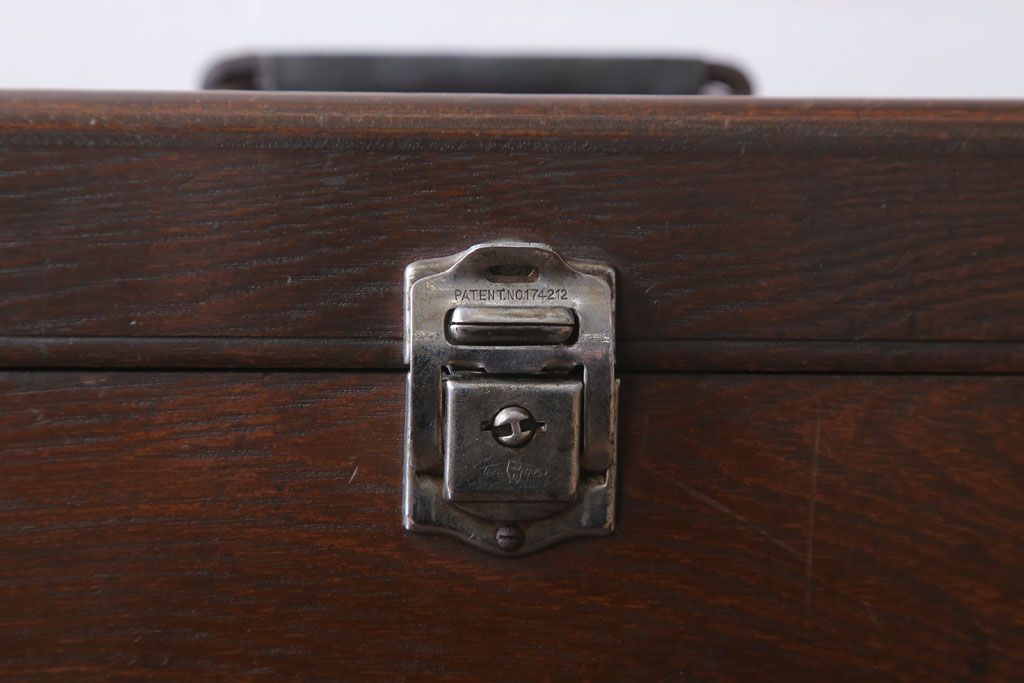 アンティーク雑貨　和製アンティーク　古い木製の小物収納箱(薬箱・木箱)(1)