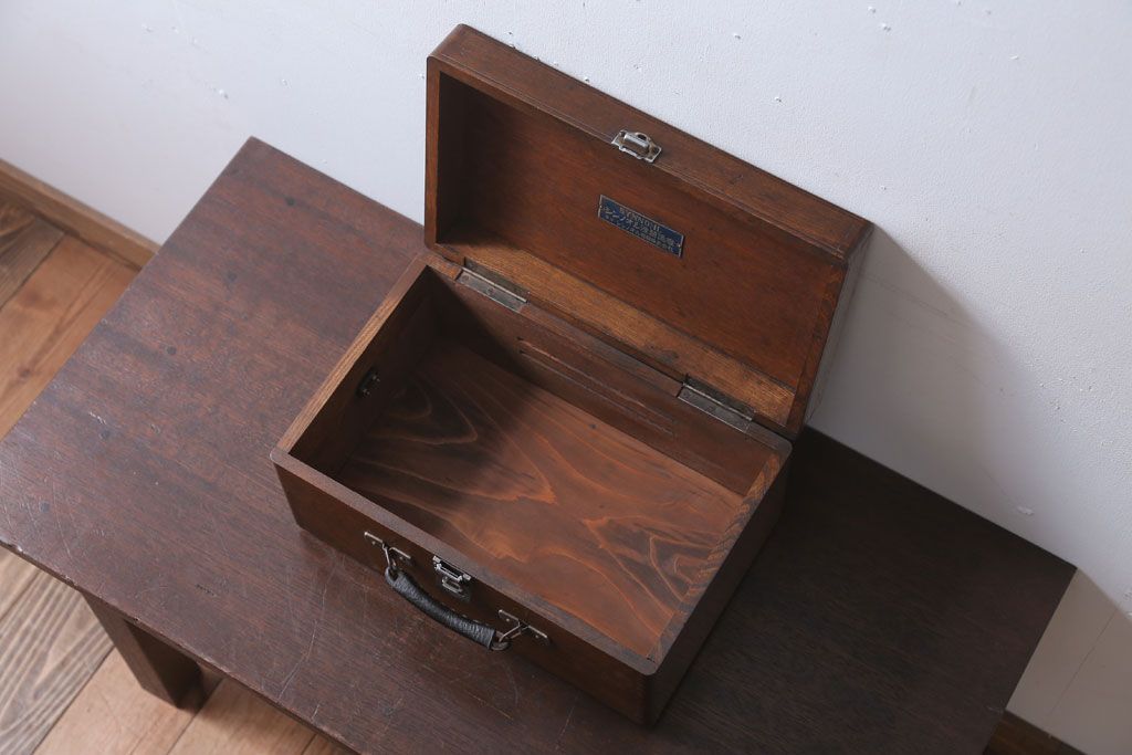 アンティーク雑貨　和製アンティーク　古い木製の小物収納箱(薬箱・木箱)(2)