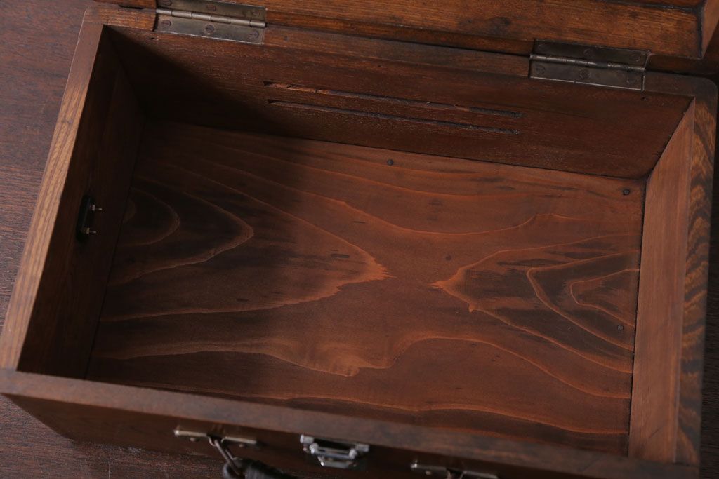 アンティーク雑貨　和製アンティーク　古い木製の小物収納箱(薬箱・木箱)(2)