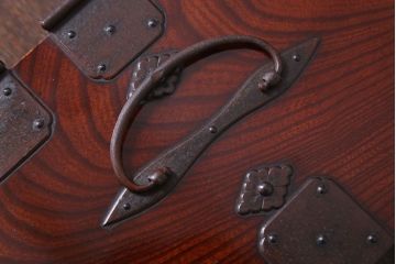 アンティーク雑貨　古民具・骨董　明治期　高級品!漆が美しい総欅材の二本松時代箱(収納箱・木箱)