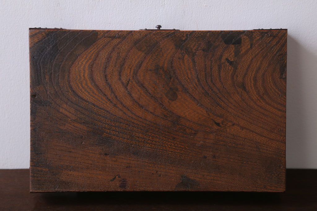 アンティーク雑貨　古民具・骨董　明治期　高級品!漆が美しい総欅材の二本松時代箱(収納箱・木箱)