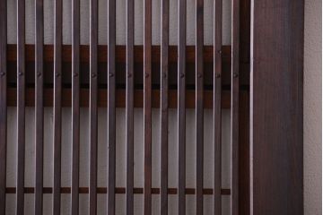 古民具・骨董　裏障子付き!モールガラス帯のアンティーク格子戸