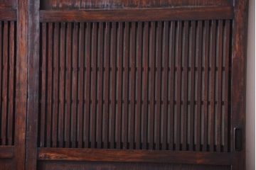 古民具・骨董　裏結霜ガラス入り!古い木の格子ガラス帯戸2枚セット(3)