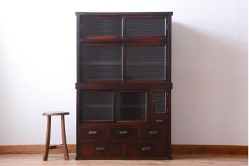 アンティーク家具　和製アンティーク　モールガラス入り!前面欅材の古い収納棚(食器棚)(2)