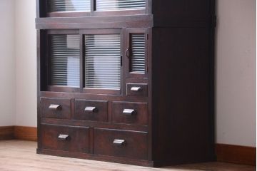 アンティーク家具　和製アンティーク　モールガラス入り!前面欅材の古い収納棚(食器棚)(2)