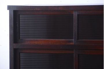 アンティーク家具　和製アンティーク　モールガラス入り!前面欅材の古い収納棚(食器棚)(2)