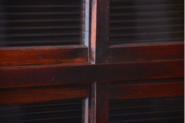 アンティーク家具　和製アンティーク　モールガラス入り!前面欅材の古い収納棚(食器棚)(2)