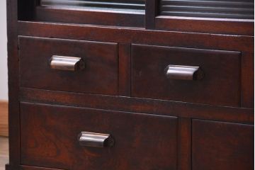 アンティーク家具　和製アンティーク　モールガラス入り!前面欅材の古い収納棚(食器棚)(2)