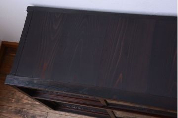 アンティーク家具　和製アンティーク　モールガラス入り!前面欅材の古い収納棚(食器棚)(2)