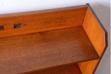 アンティーク雑貨　アンティーク　古い木製のシンプルな本棚(飾り棚)