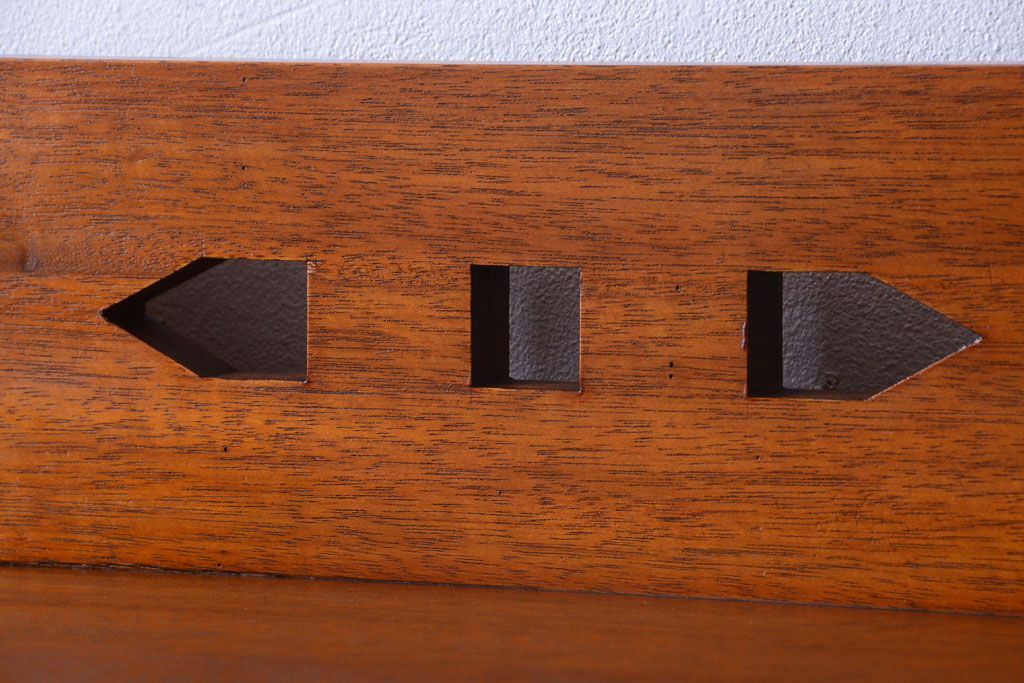 アンティーク雑貨　アンティーク　古い木製のシンプルな本棚(飾り棚)