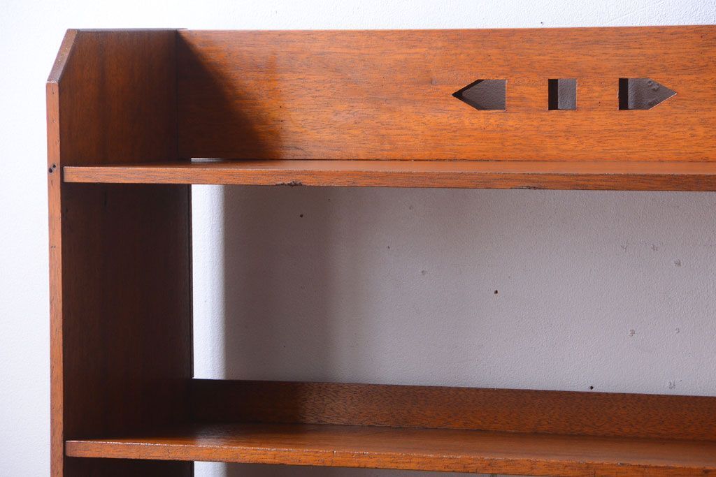 アンティーク雑貨　アンティーク　古い木製のシンプルな本棚(飾り棚)