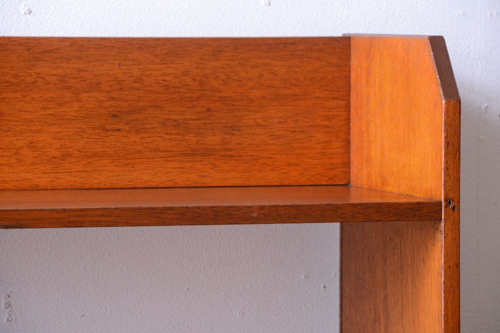 アンティーク雑貨　アンティーク　古い木製のシンプルな本棚(飾り棚)