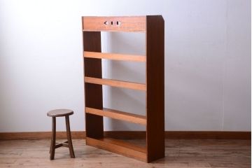 アンティーク雑貨　アンティーク　古い木製のシンプルな本棚(飾り棚)