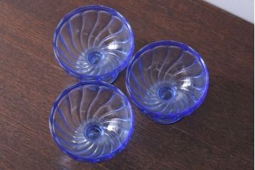 アンティーク雑貨　昭和レトロ　アンティーク氷コップ3個セット(プレスガラス)