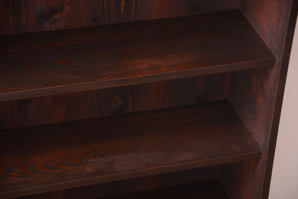 アンティーク家具　和製アンティーク　古い木製の大ぶりな本棚(飾り棚)