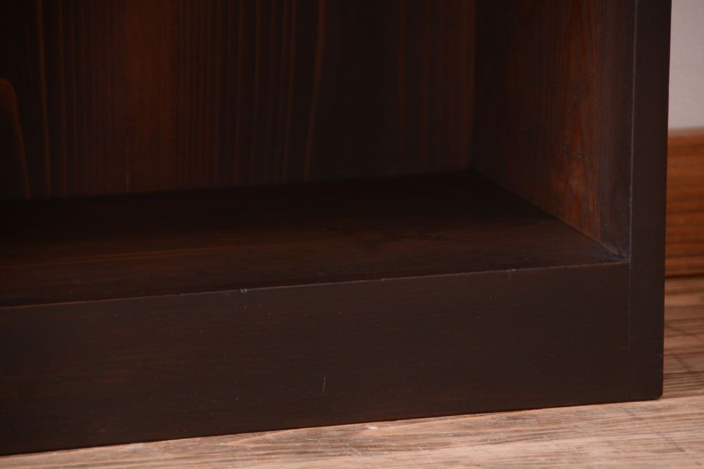 アンティーク家具　和製アンティーク　古い木製の大ぶりな本棚(飾り棚)