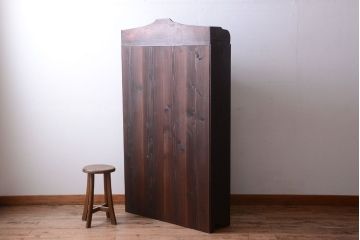 アンティーク家具　和製アンティーク　古い木製の大ぶりな本棚(飾り棚)