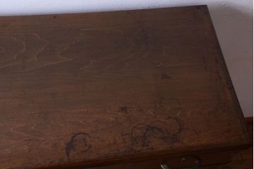 アンティーク家具　アンティーク　古い木のシンプルで上品なチェスト