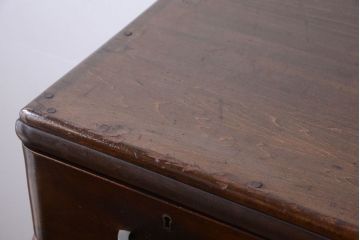 アンティーク家具　アンティーク　古い木のシンプルで上品なチェスト
