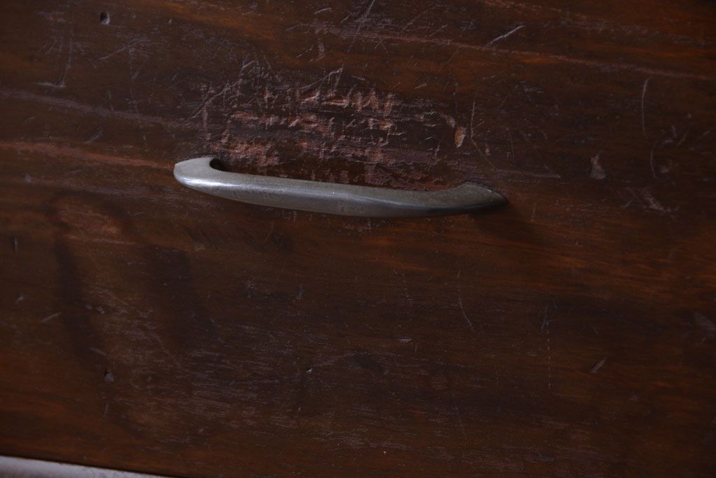 アンティーク家具　アンティーク　古い木のシンプルで上品なチェスト