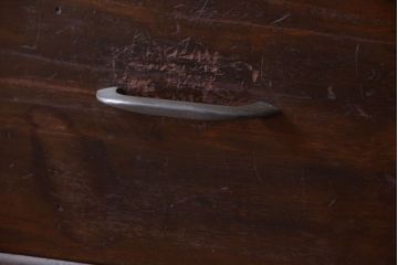 アンティーク家具　アンティーク　古い木のシンプルで上品なチェスト