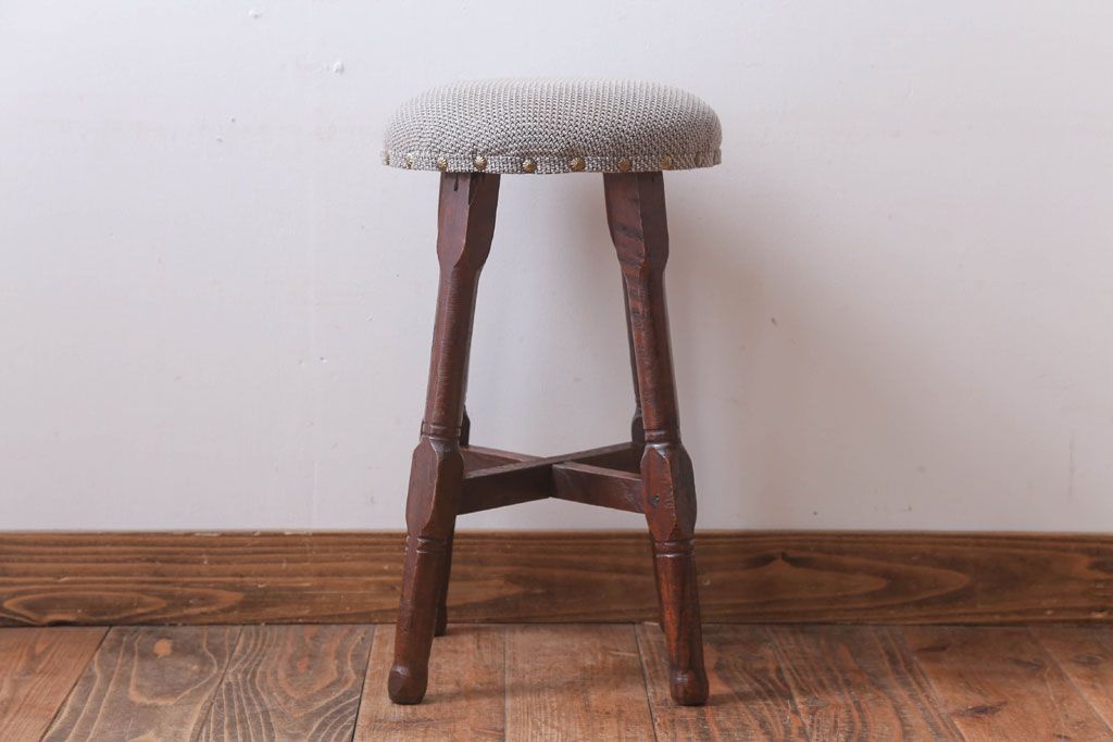 アンティーク家具　和製アンティーク　古い木の上品なクッション座面スツール