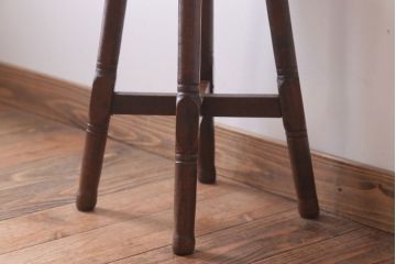 アンティーク家具　和製アンティーク　古い木の上品なクッション座面スツール