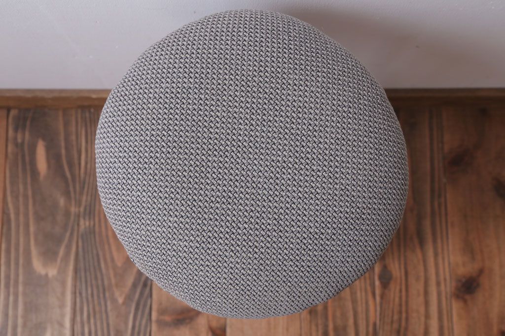 アンティーク家具　和製アンティーク　古い木の上品なクッション座面スツール