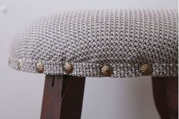 アンティーク家具　和製アンティーク　古い木の上品なクッション座面スツール