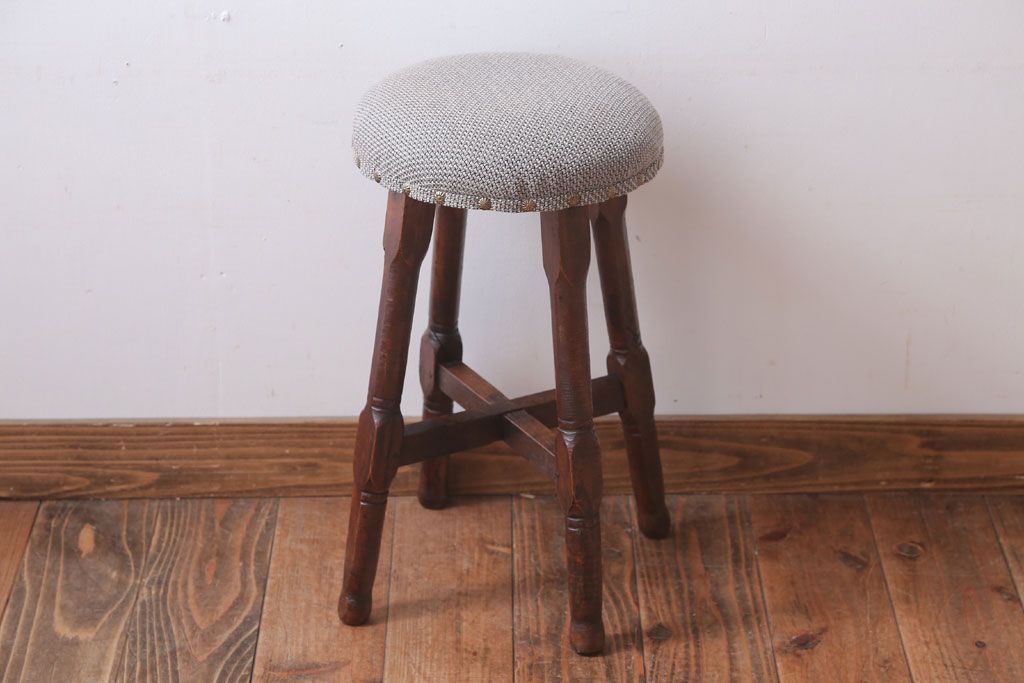 アンティーク家具　和製アンティーク　古い木の上品なクッション座面スツール
