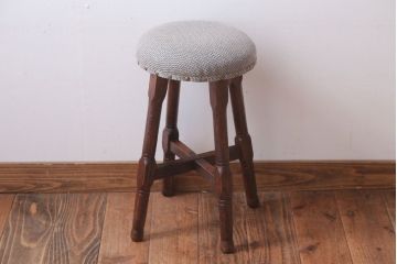 アンティーク家具　和製アンティーク　古い木の上品なクッション座面スツール