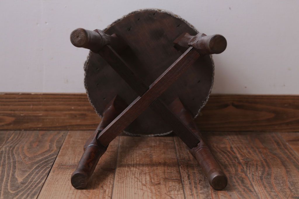 アンティーク家具　和製アンティーク　古い木の上品なクッション座面スツール